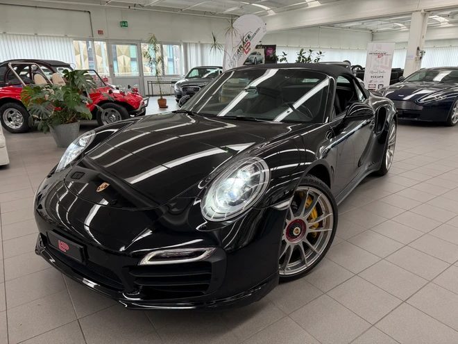 PORSCHE 911 Turbo S Cabrio PDK