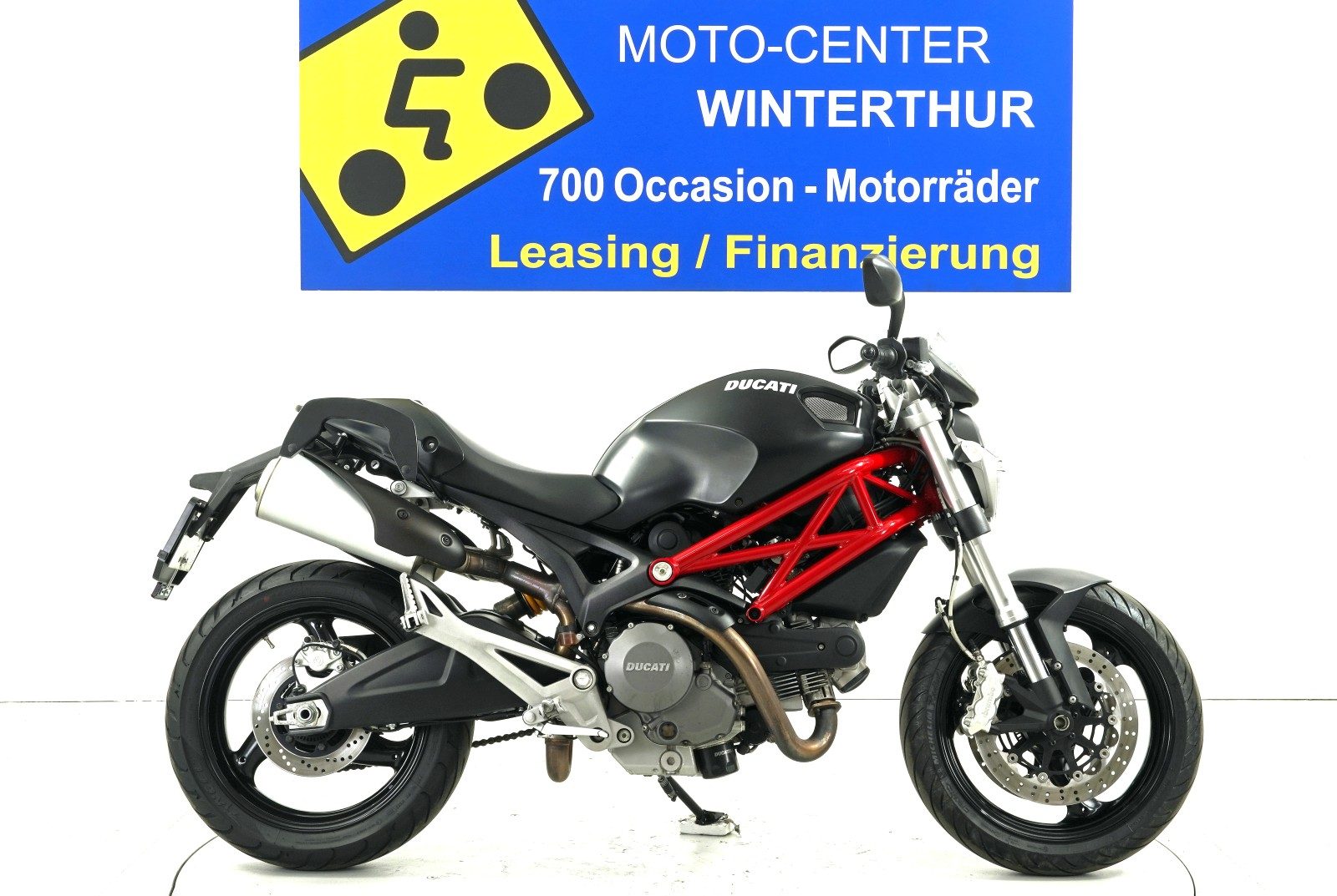 Ducati 696 Monster ABS