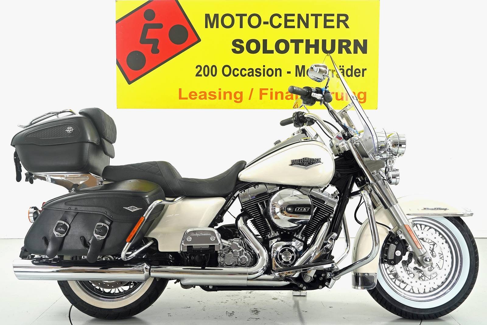 Harley-Davidson FLHRC 1690 Road King Classic ABS
