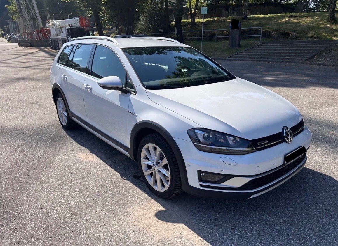 VW GOLF ALLTRACK 1.8 TSI 4M