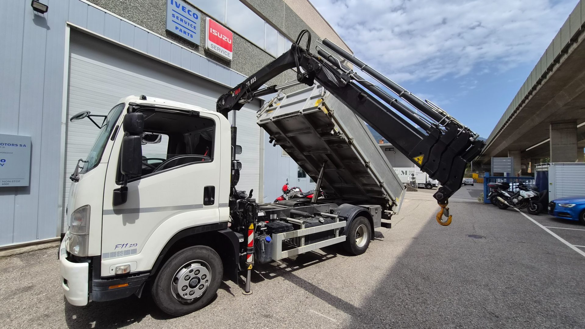 Isuzu F11 210 