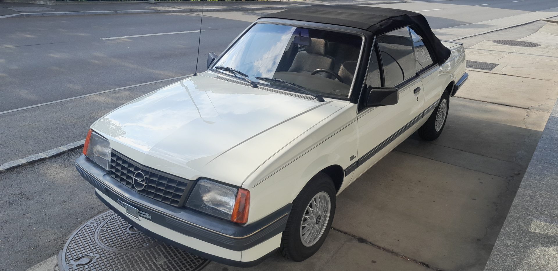 Ascona Cabrio