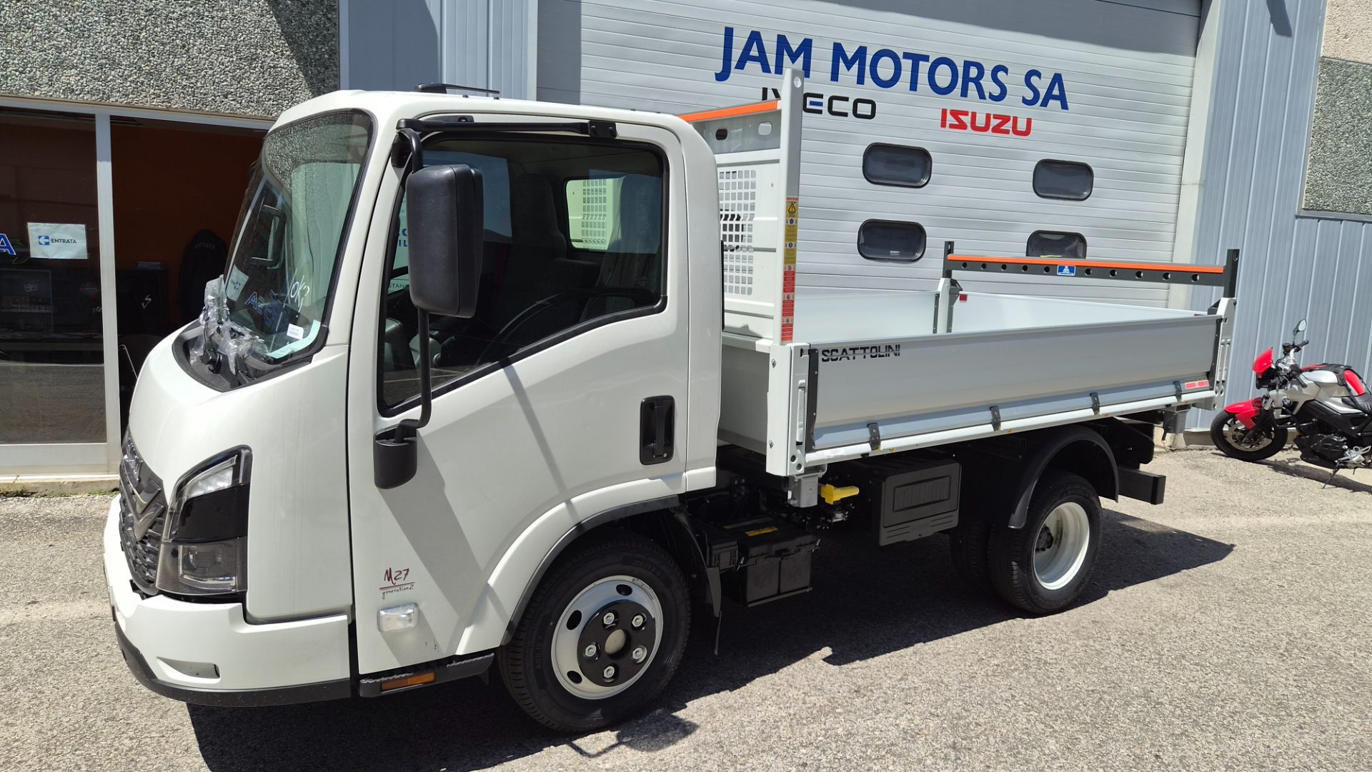 Isuzu M27 