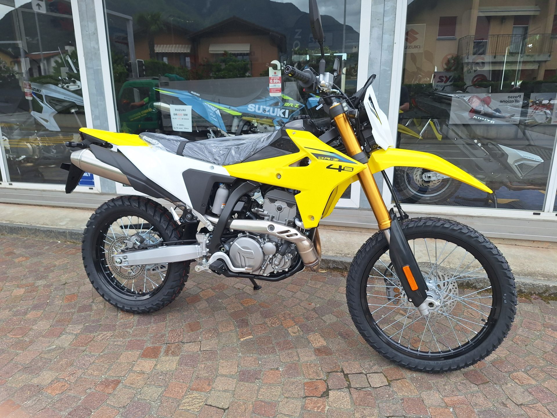 SUZUKI DRZ400