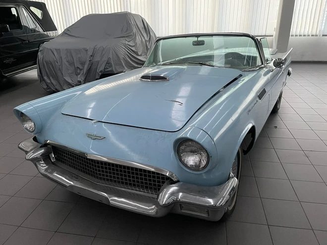 FORD Thunderbird
