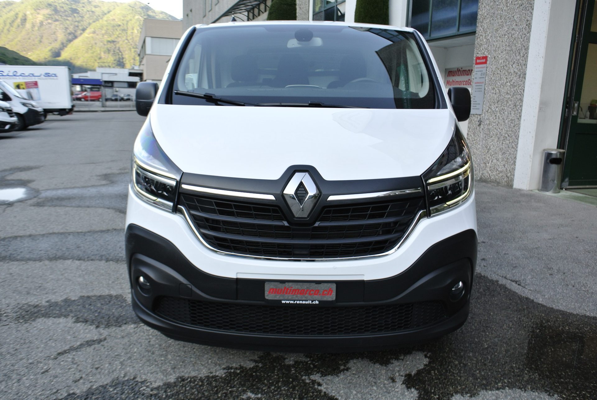 RENAULT Trafic 2.0 Energy dCi 120 3.5t Business L2H1  RENAULT Trafic 2.0 Energy dCi 120 3.5t Business L2H1  CHF 22'900.– Contatto RENAULT Trafic 2.0 Energy dCi 120 3.5t Business L2H1