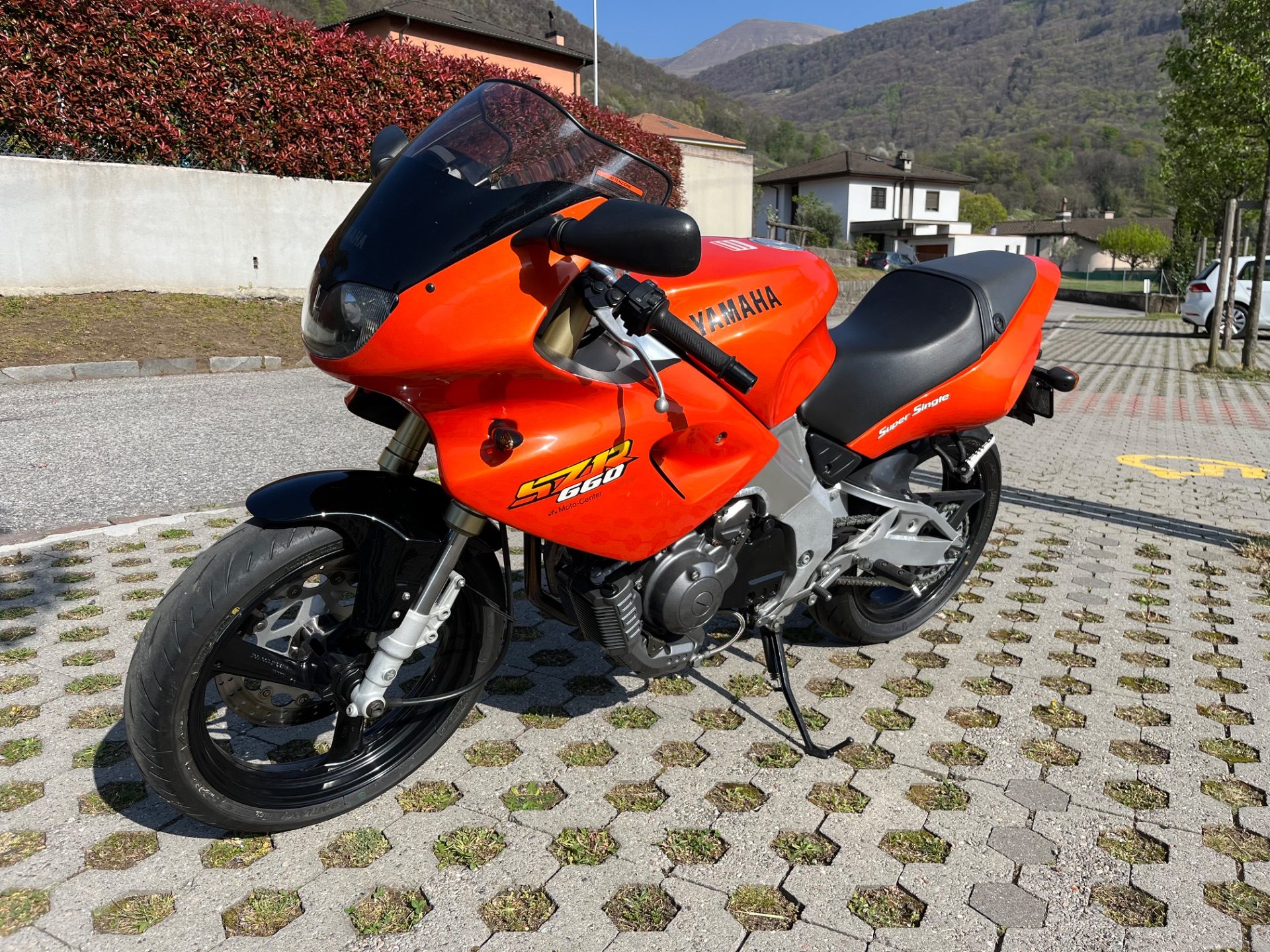 Yamaha SZR660 Super Single