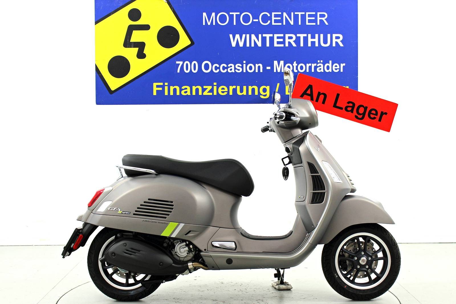 Piaggio Vespa GTS 300 Super Tech ABS